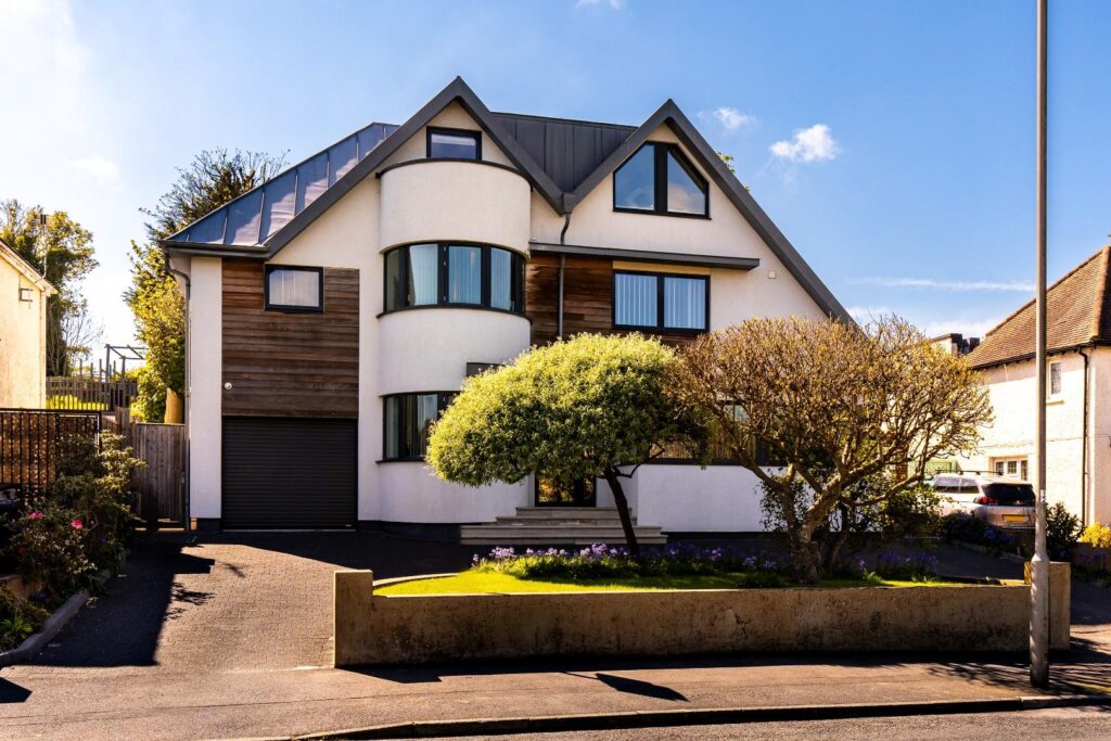 Winfield Avenue, Brighton